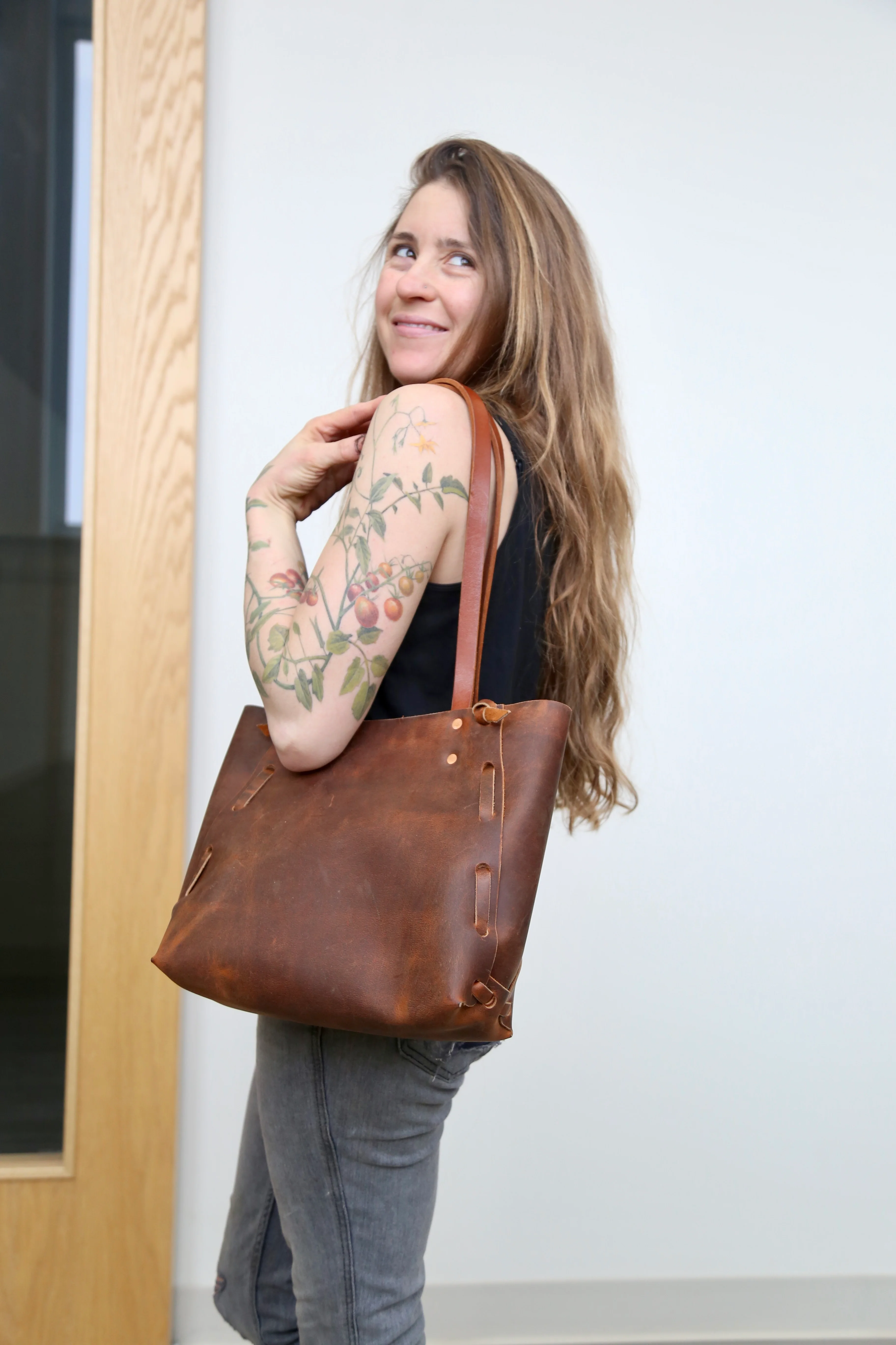 Honey Woven Tote - Image 5